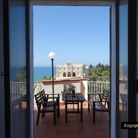 - Exclusive In The Old Town Sea View Apartment *