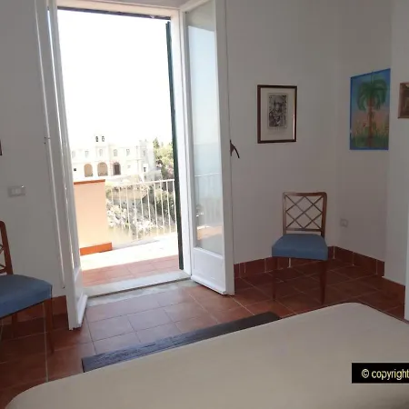 - Exclusive In The Old Town Sea View Apartment *